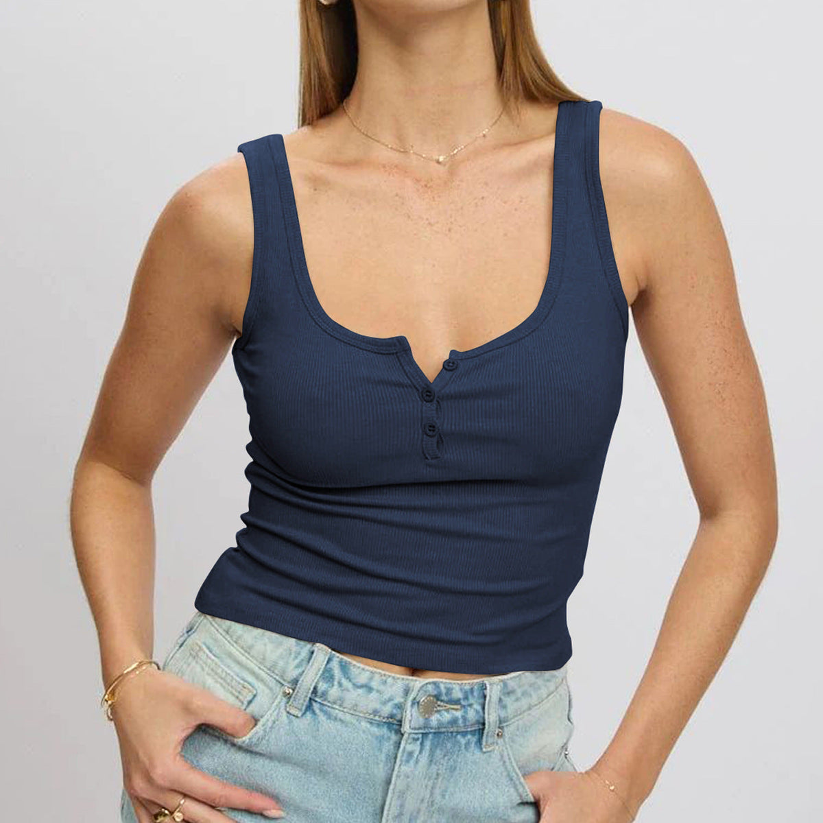 Damen körperbetontes Ripp-Top mit Knopfleiste und weitem Ausschnitt Krohn-e