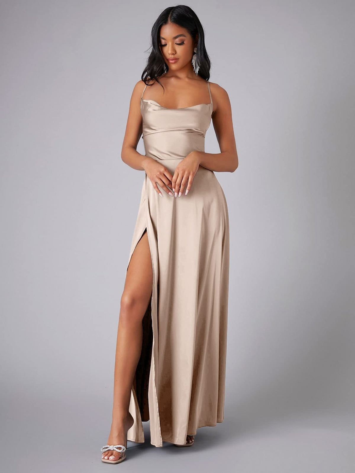 Elegantes, trägerloses, taillenkurzes Maxikleid von Fudus