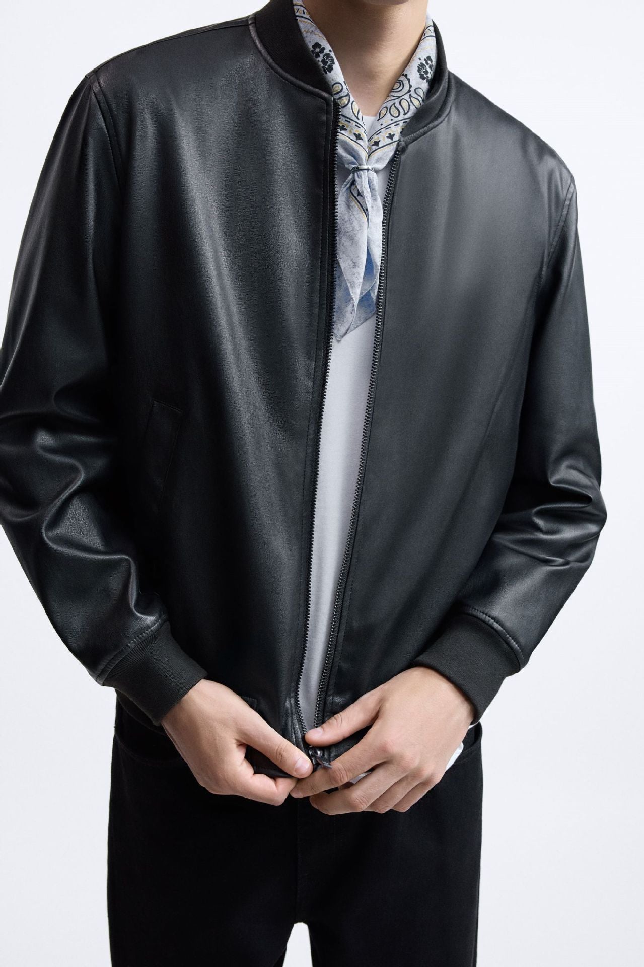 Herren stylische Bikerjacke aus hochwertigem Kunstleder mit praktischen Taschen Hedi-Mode