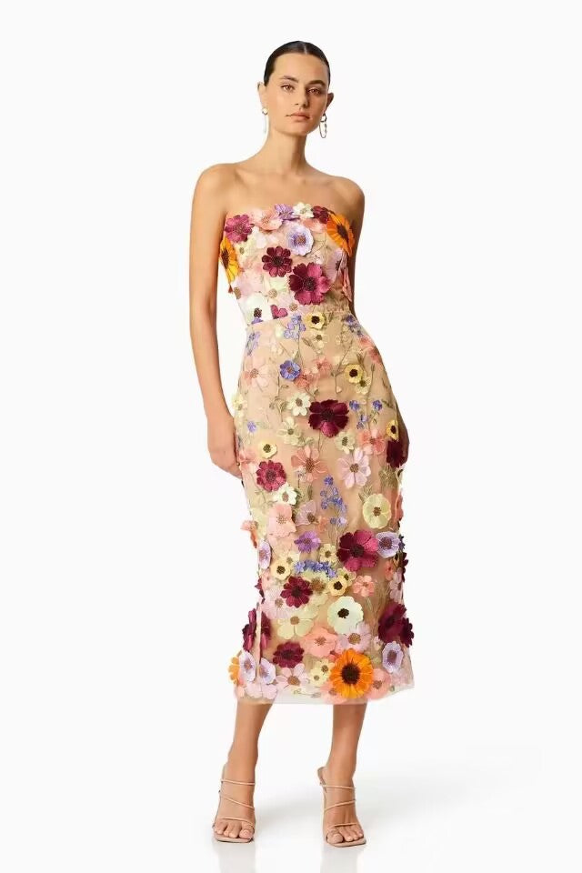 Fudus: Elegantes, figurbetontes, trägerloses Midikleid
