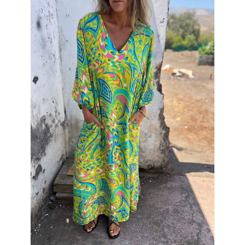 Stilvolles bedrucktes lässiges Maxikleid mit V-Ausschnitt von Fudus