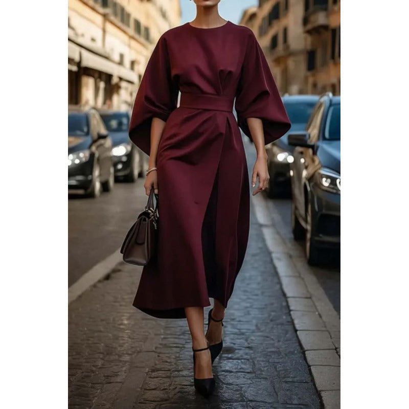 Fledermausärmeliges, lässiges Taillenkleid mit langem Rock von Fudus