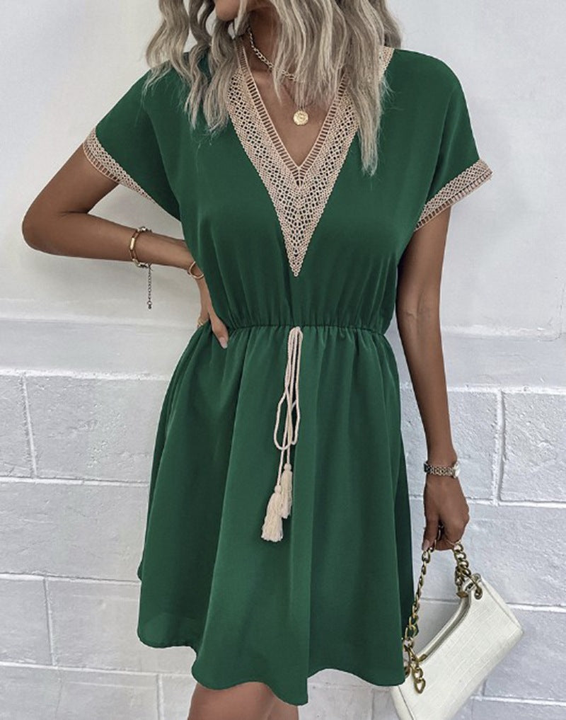 Heidi Mode | Kleid mit V-Ausschnitt aus Spitze