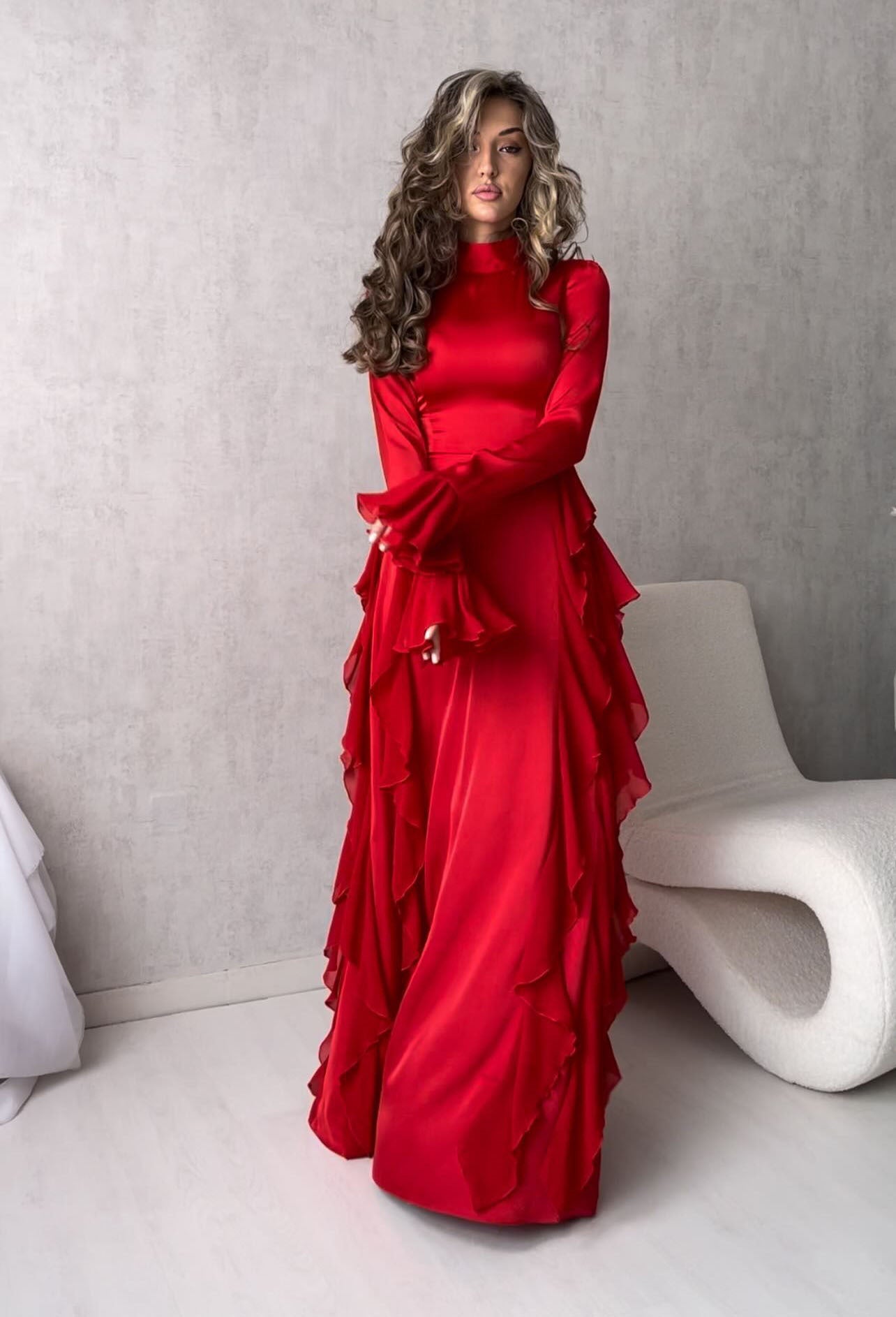 Damen Maxikleid im eleganten Rüschendesign mit Langarm Krohn-e