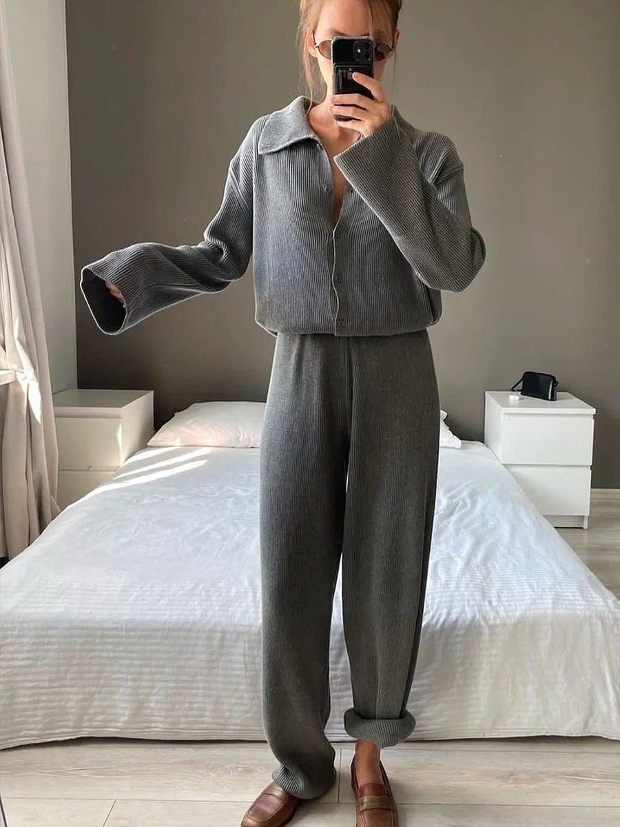 Krohn-e | Einreihige Gerippte Strickjacke und Lockere Hosen Satz