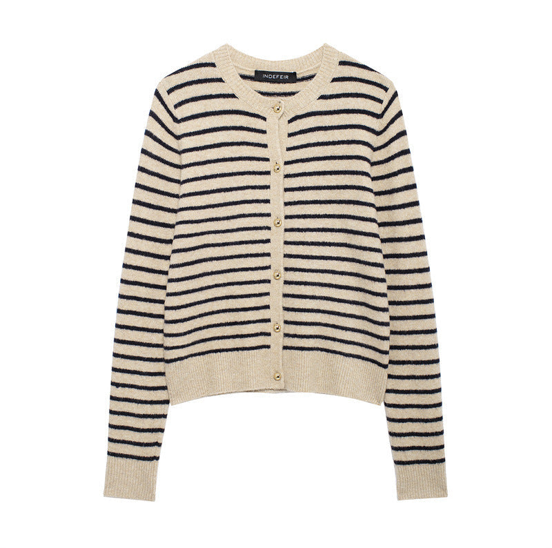 Damen Strickjacke mit feinem Streifenmuster und eleganten Knopfdetails Krohn-e