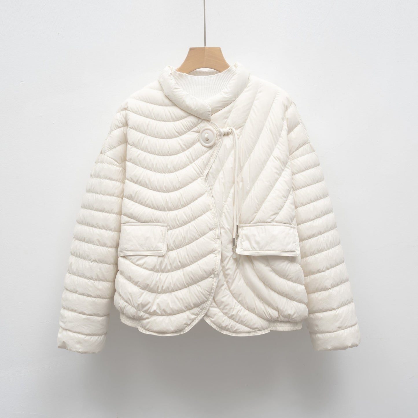 Damen modische Steppjacke mit asymmetrischem Schnitt und praktischen Taschen Krohn-e