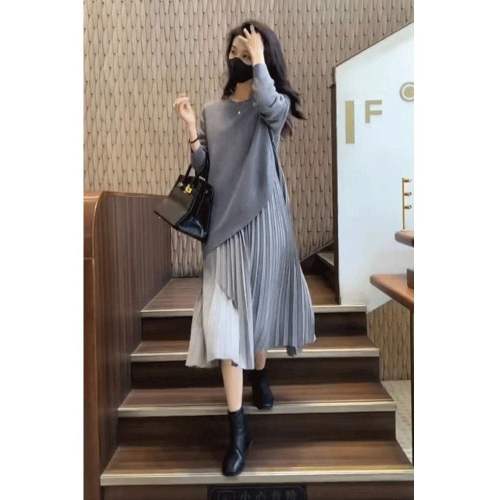 Fudus Strickkleid mit Rundhalsausschnitt und Split