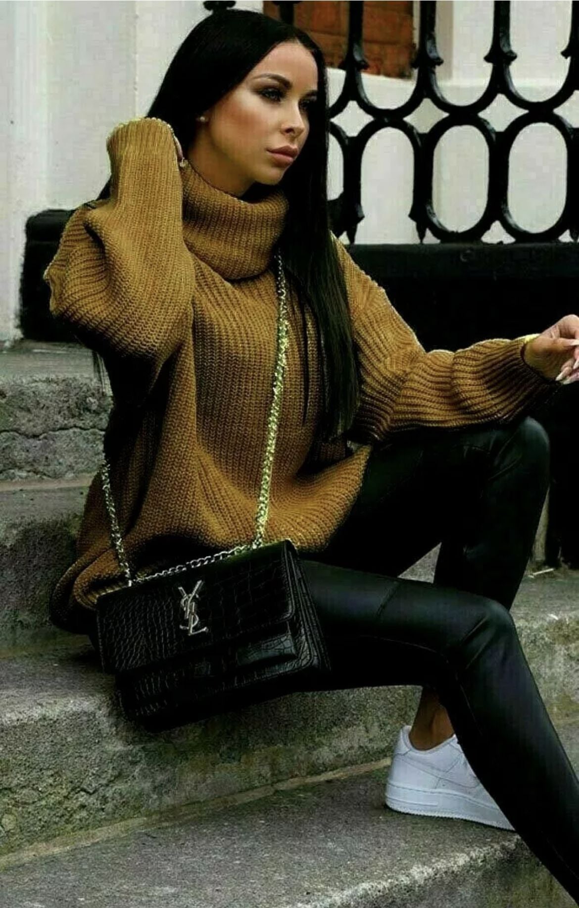 Damen Oversized-Strickpullover mit hohem Kragen und lässigem Schnitt Krohn-e
