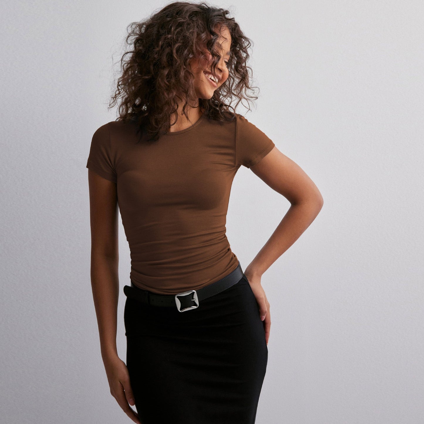 Damen Slim Fit T-Shirt aus hochwertigem Baumwollmix mit elastischem Stretch Krohn-e