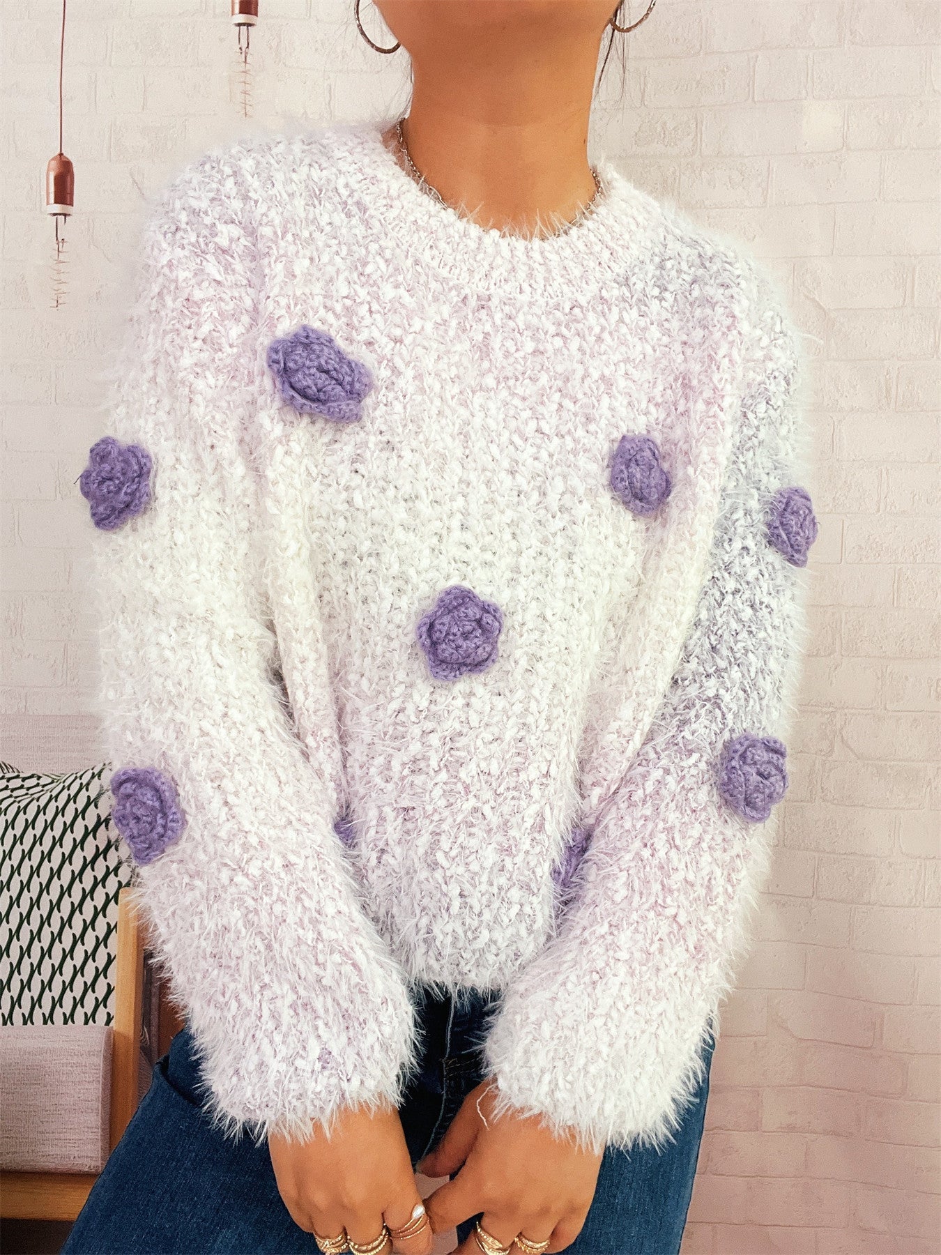 Damen gemütlicher, fluffiger Pullover mit verspielten Blumenapplikationen Krohn-e