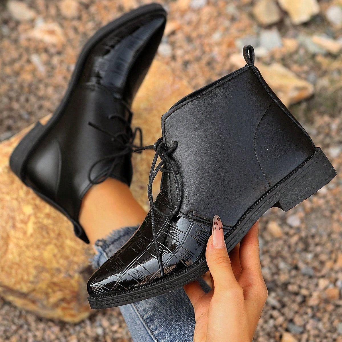 Damen modische stiefeletten mit glänzenden Akzenten und Schnürung Krohn-e