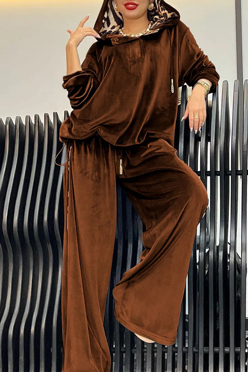 Damen Sportliches Loungewear-Set aus weichem Velours mit Kapuze Krohn-e