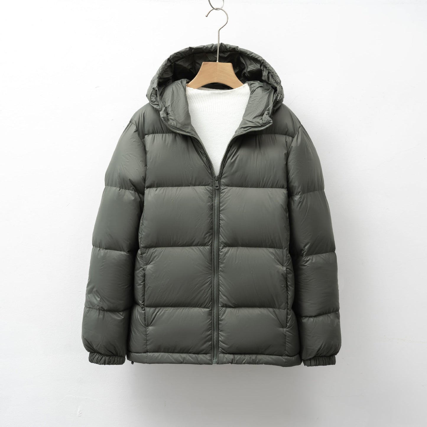 Damen leichte isolierte Winterjacke mit verstellbarer Kapuze Krohn-e