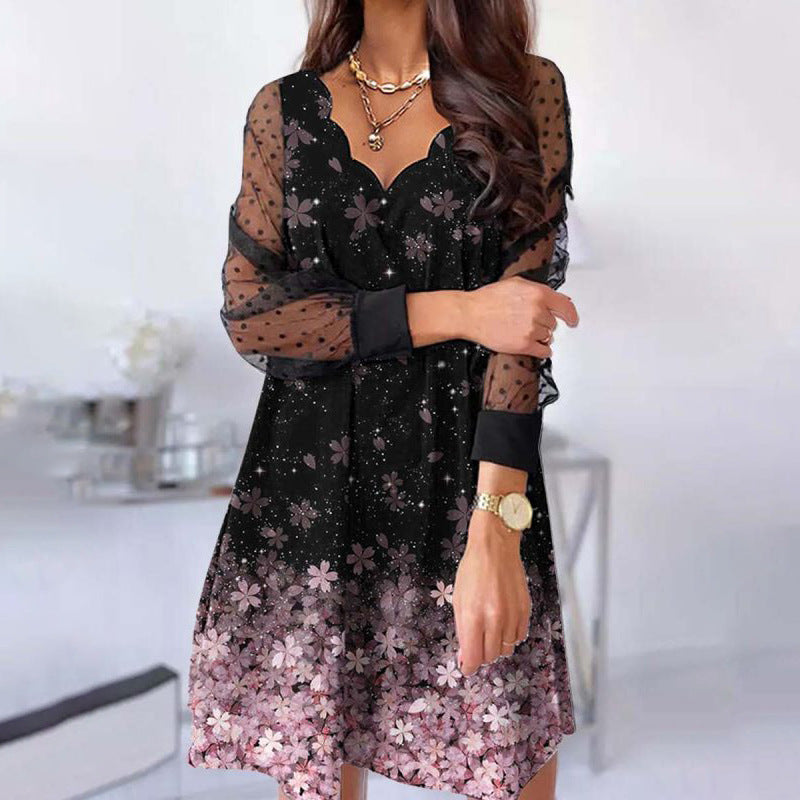 Fudus transparentes Mesh-Kleid mit langen Ärmeln und V-Ausschnitt