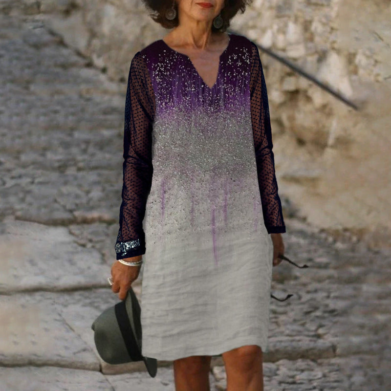 Elegantes Spitzenkleid mit V-Ausschnitt und langen Ärmeln von Fudus