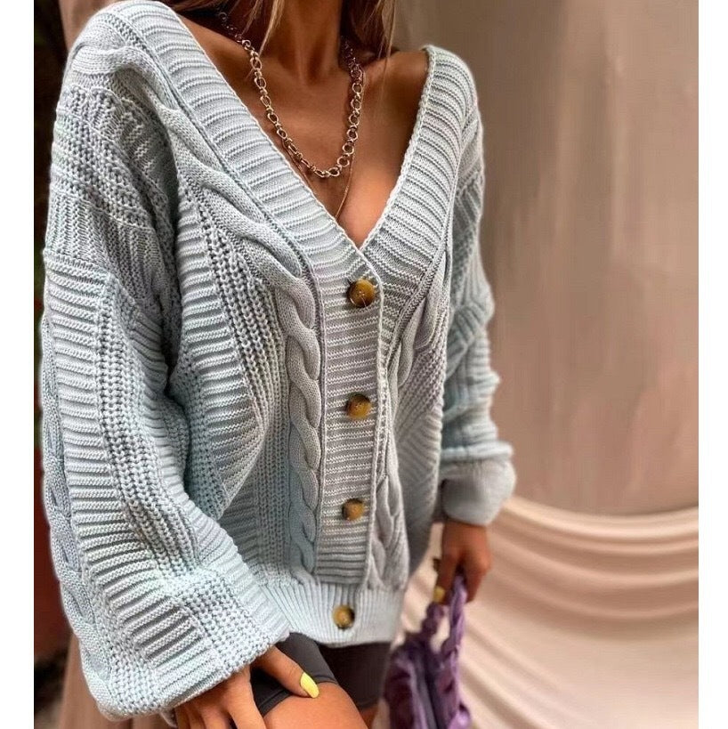 Damen Strickjacke mit tiefem V-Ausschnitt und einzigartigem Zopfdesign Krohn-e