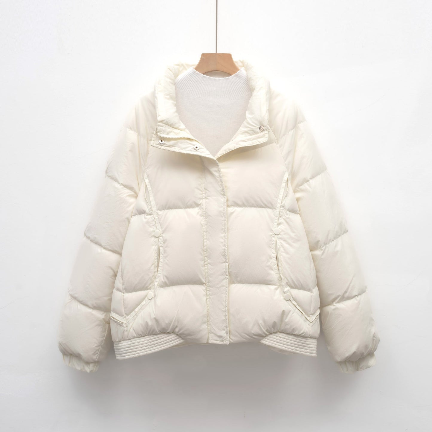 Damen Voluminöse Steppjacke mit modernem Kragen und praktischen Taschen Krohn-e