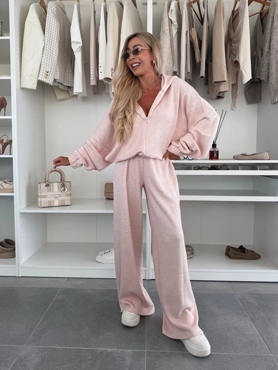 Damen Loungewear-Anzug aus weichem Fleece mit Kapuze und weitem Schnitt Krohn-e