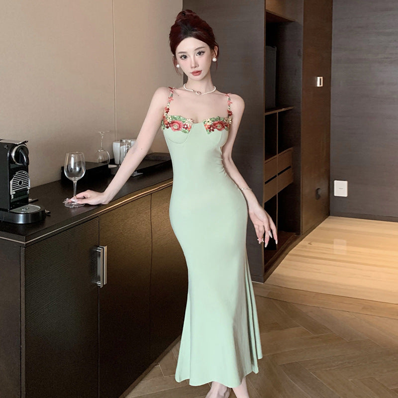 Fudus Blumen-Stickerei Charme Taillenkleid im Meerjungfrau-Stil