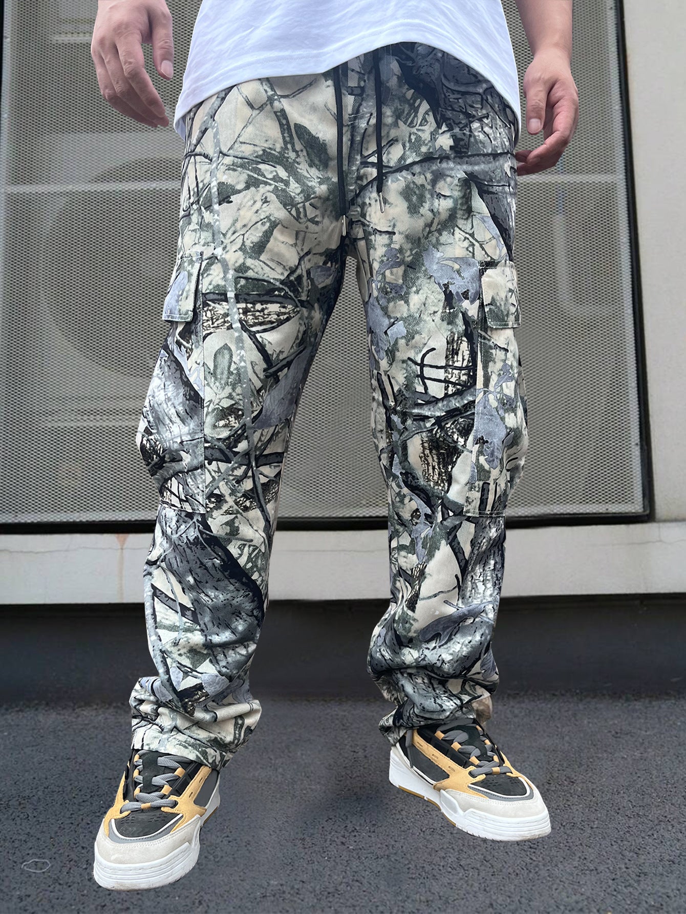 Herren Cargo-Hose im modernen Camouflage-Design mit elastischem Bund und mehreren Taschen Krohn-e
