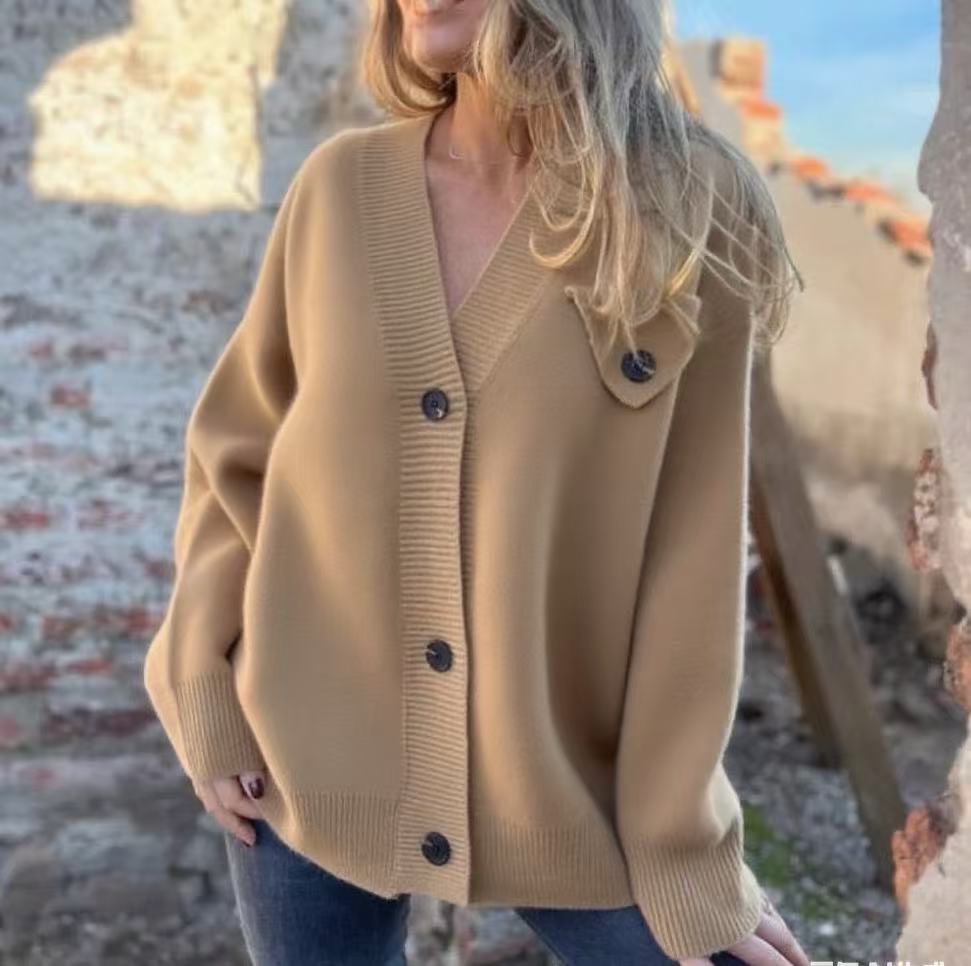 Damen lockerer Strickcardigan mit asymmetrischem Schnitt und Knopfdetails Krohn-e