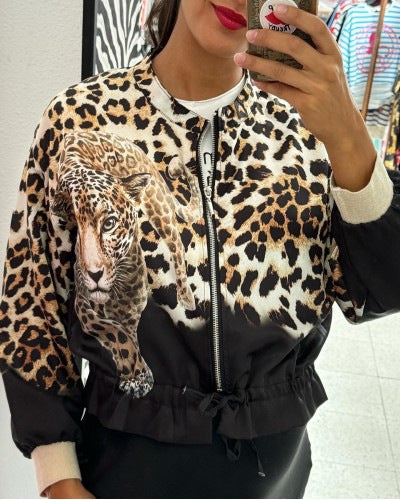 Damen entspannte Bomberjacke mit extravagantem Leoparden-Motiv Krohn-e