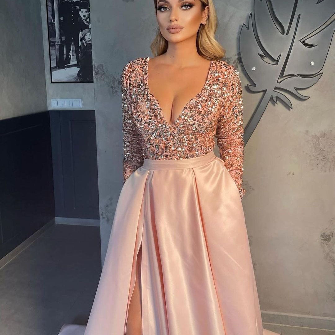 Atemberaubendes Hochzeitsabendkleid von Fudus für die Zugfahrt
