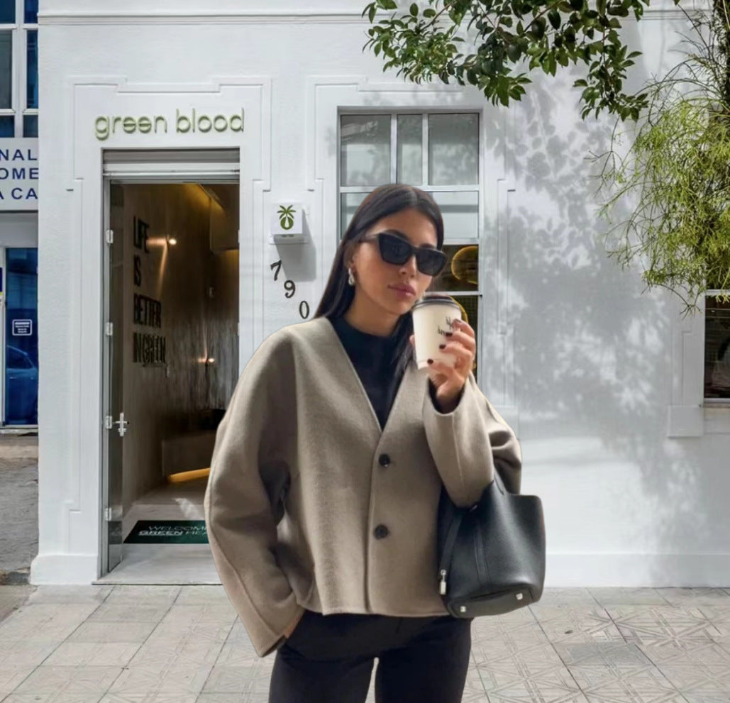 Damen kurze Strickjacke mit eleganten Knöpfen und weitem Schnitt Krohn-e