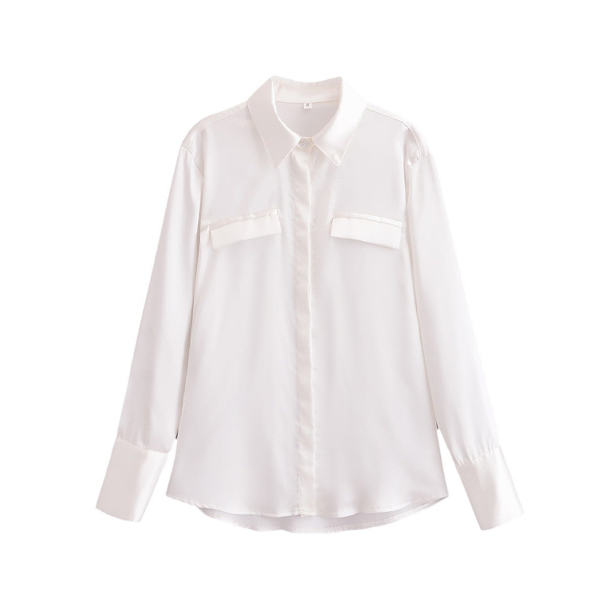 Glänzende Frühlingsbluse aus Satinstoff von Fudus