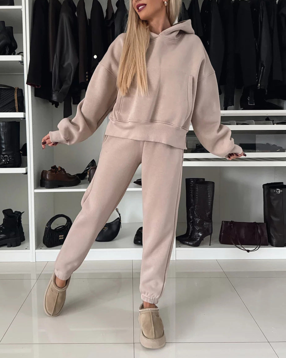 Krohn-e | Run Kapuzenpullover und Cropped Hose Zwei Teile Satz