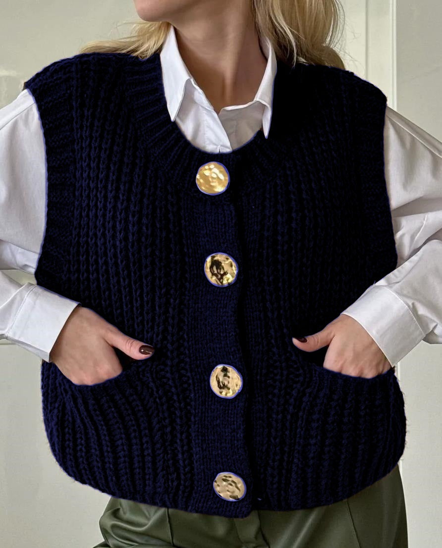 Damen gemütliche Strickweste mit großen Knöpfen und praktischen Taschen Krohn-e