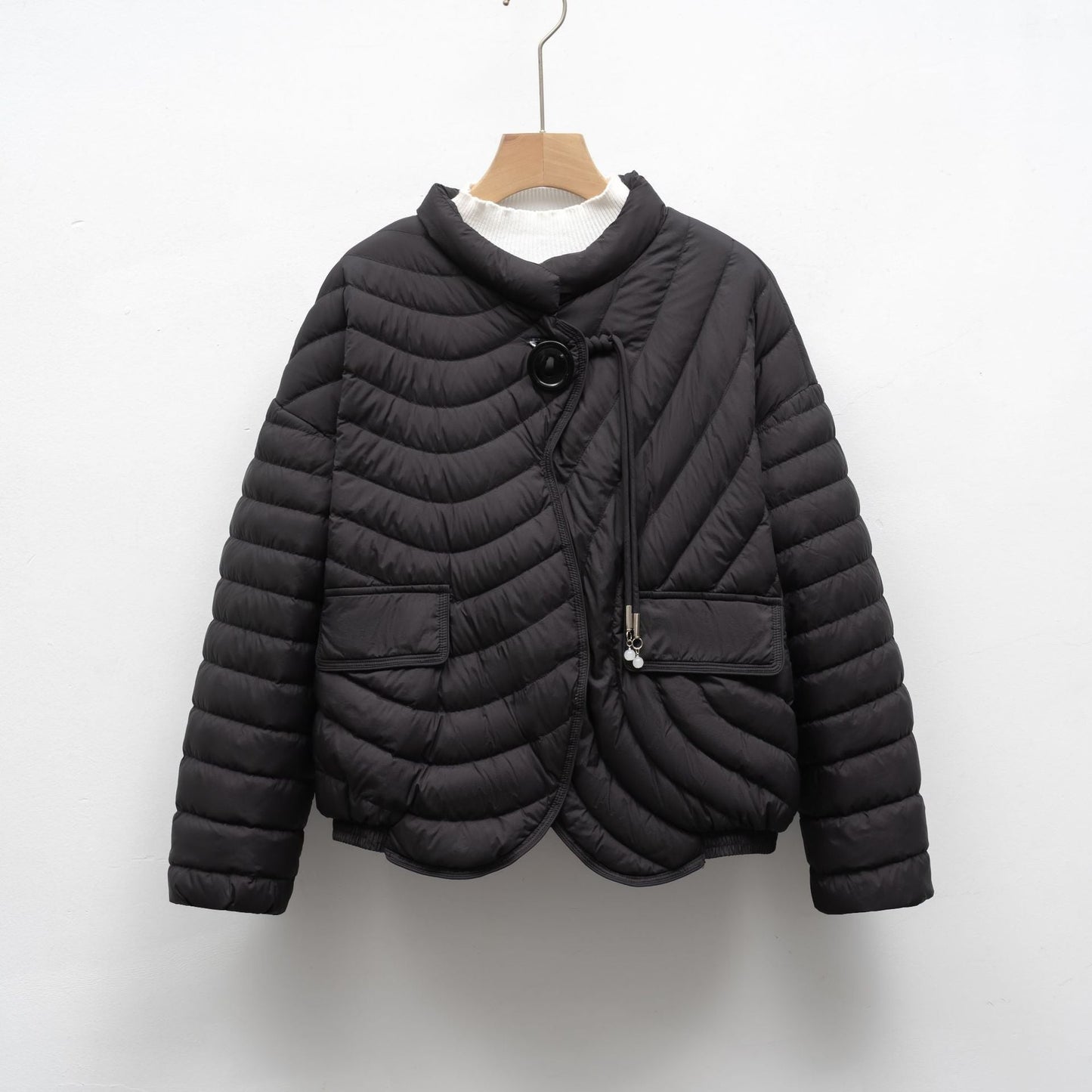 Damen modische Steppjacke mit asymmetrischem Schnitt und praktischen Taschen Krohn-e