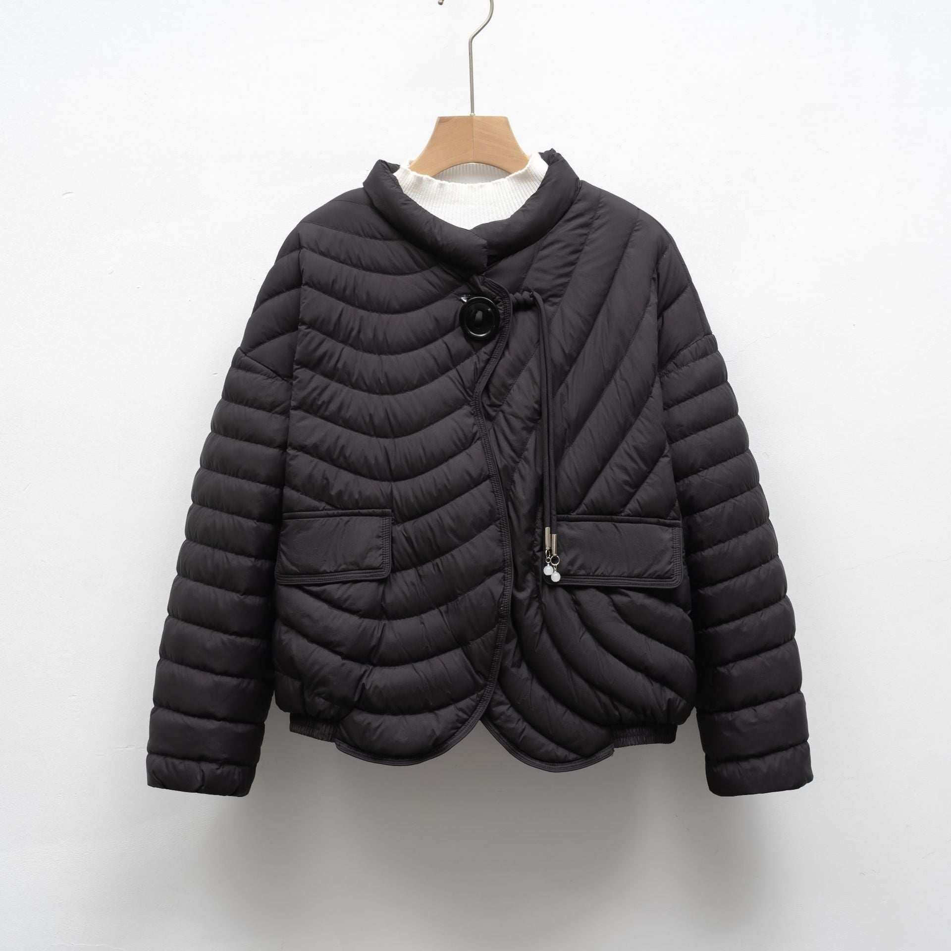 Damen modische Steppjacke mit asymmetrischem Schnitt und praktischen Taschen Krohn-e
