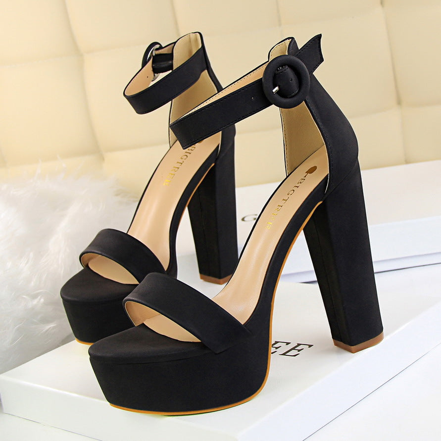 Damen Hochhackige Plateau-Sandalen mit verstellbarem Knöchelriemen und robustem Blockabsatz Krohn-e