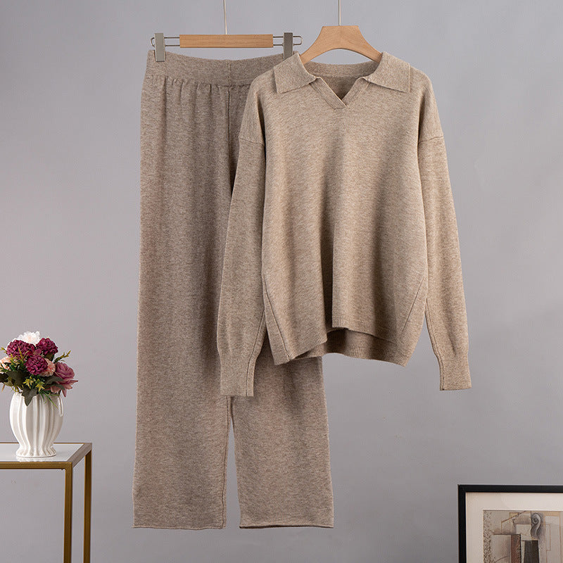Myrna: Strickpullover und weite Hose mit Polokragen
