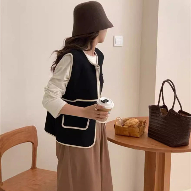 Damen Stilvolle Weste mit kontrastierenden Taschen und Knopfdetails Krohn-e