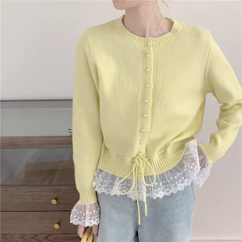 Damen Strickjacke mit Rüschensaum und Perlenknöpfen Krohn-e