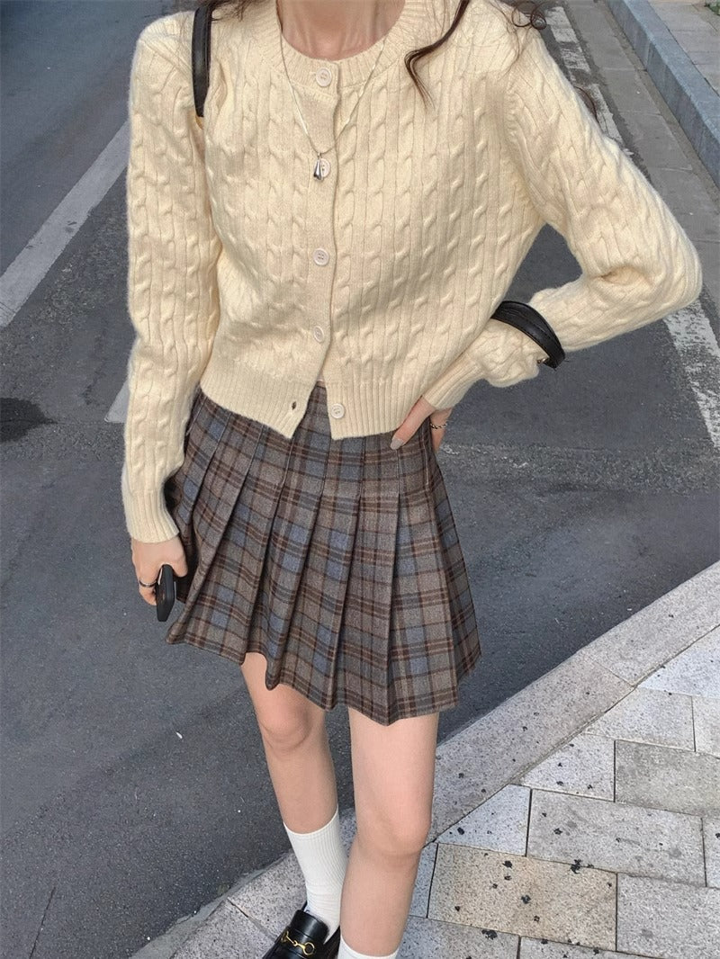 Damen gestrickte Bolerojacke mit Zopfstruktur Krohn-e