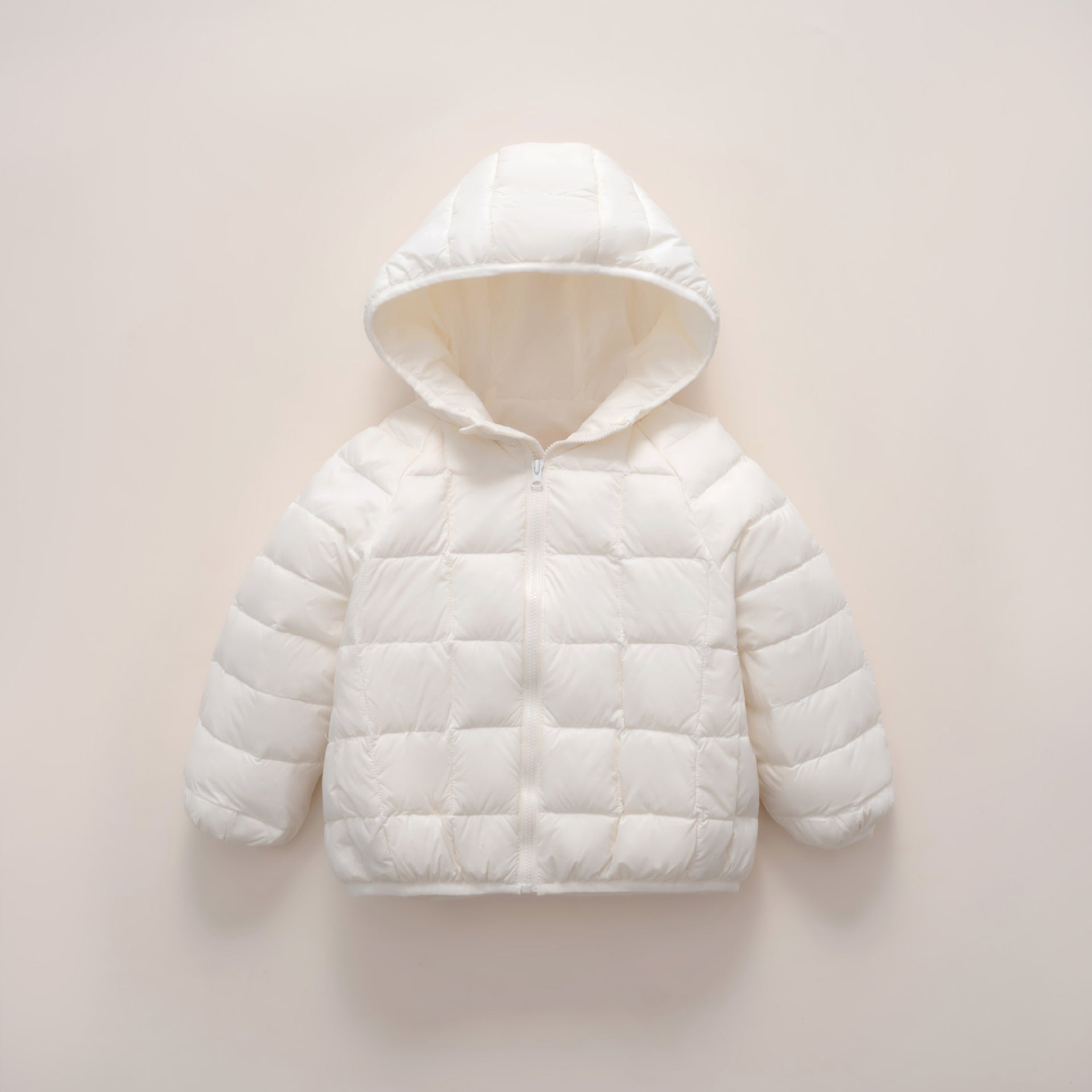Damen warme Daunenjacke mit Kapuze und quer gestepptem Design Krohn-e