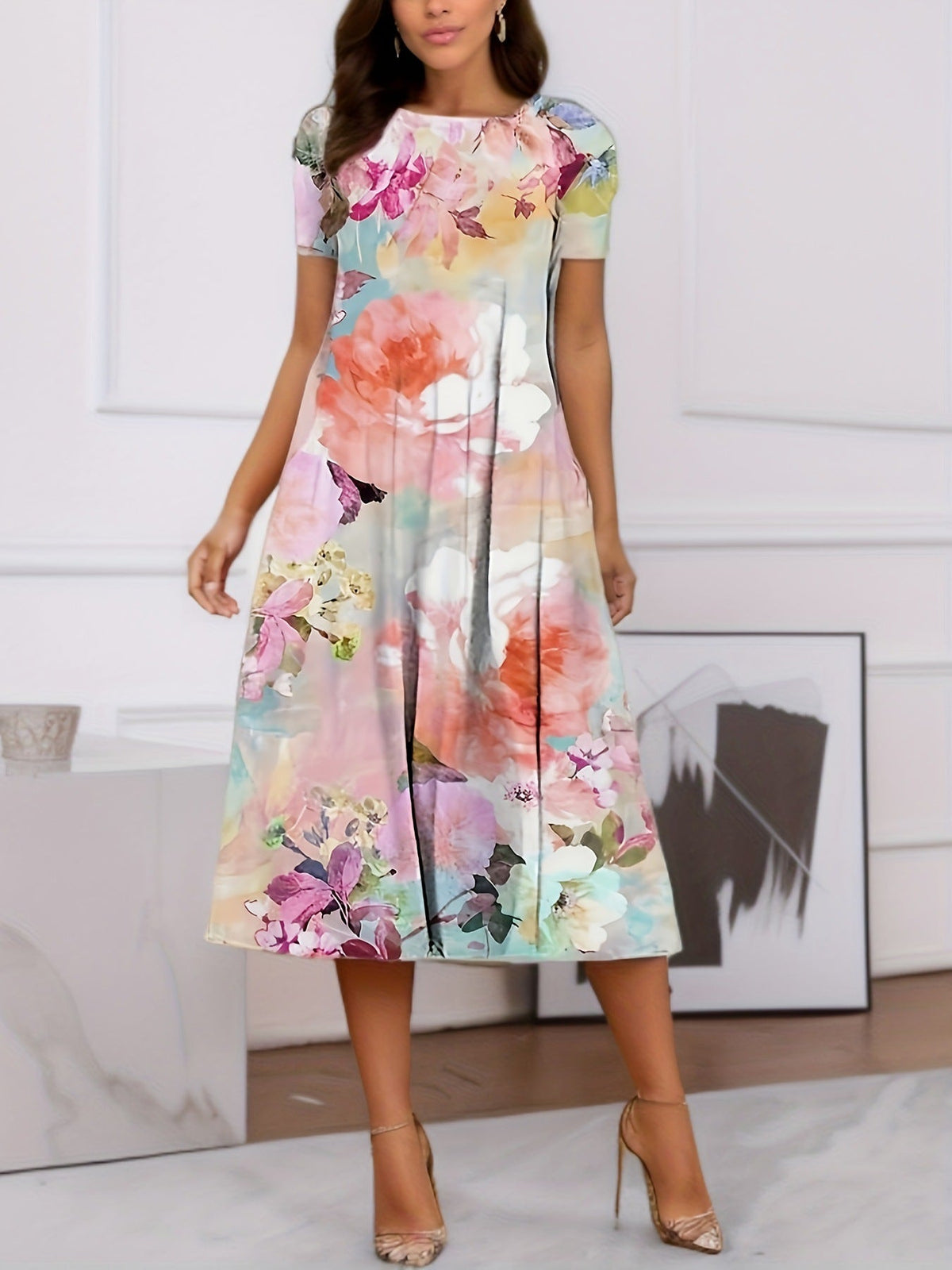 Lebhaft bedrucktes Kurzarmkleid von Fudus