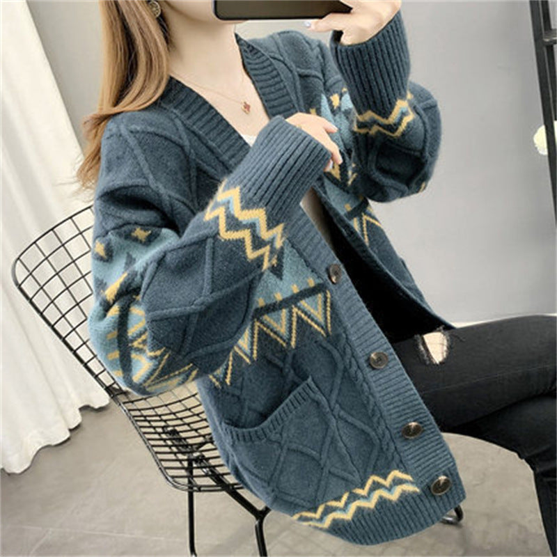 Damen Strickjacke mit modernem Zopf- und geometrischem Muster Krohn-e
