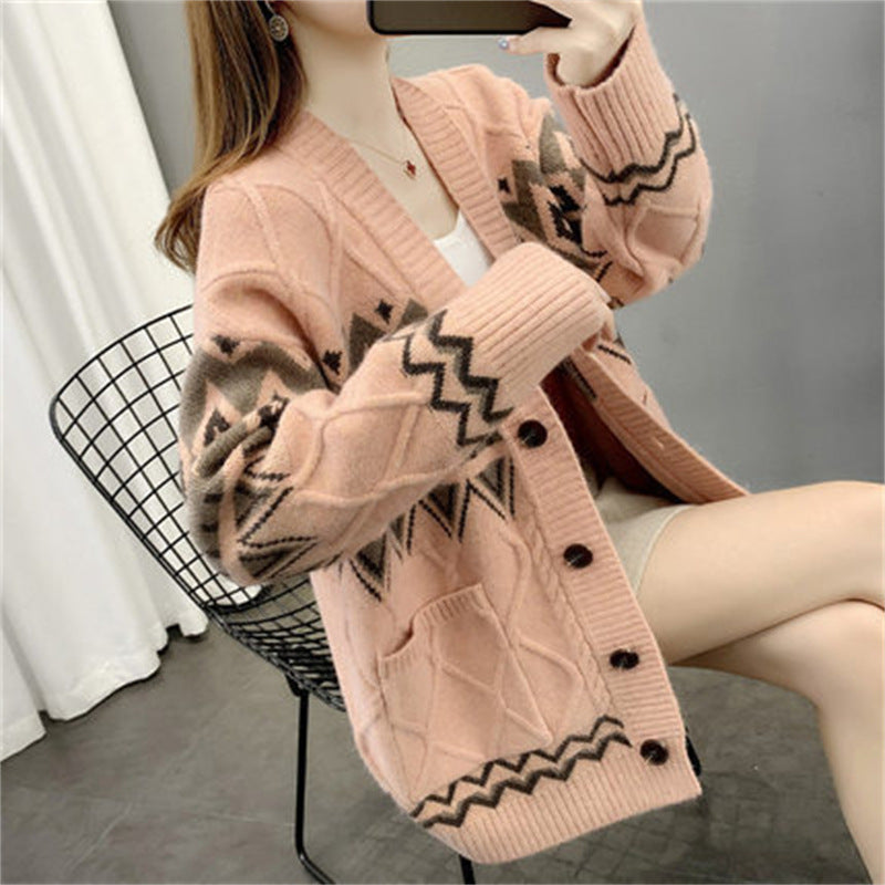 Damen Strickjacke mit modernem Zopf- und geometrischem Muster Krohn-e