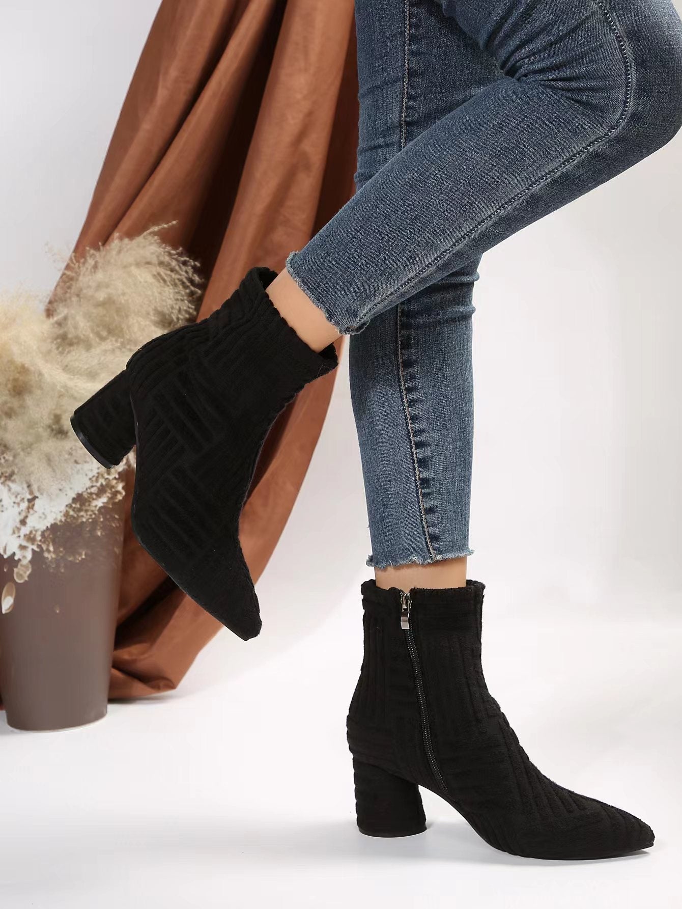 Damen Stiefeletten mit zeitgemäßem Strickdesign und komfortablem Blockabsatz Krohn-e