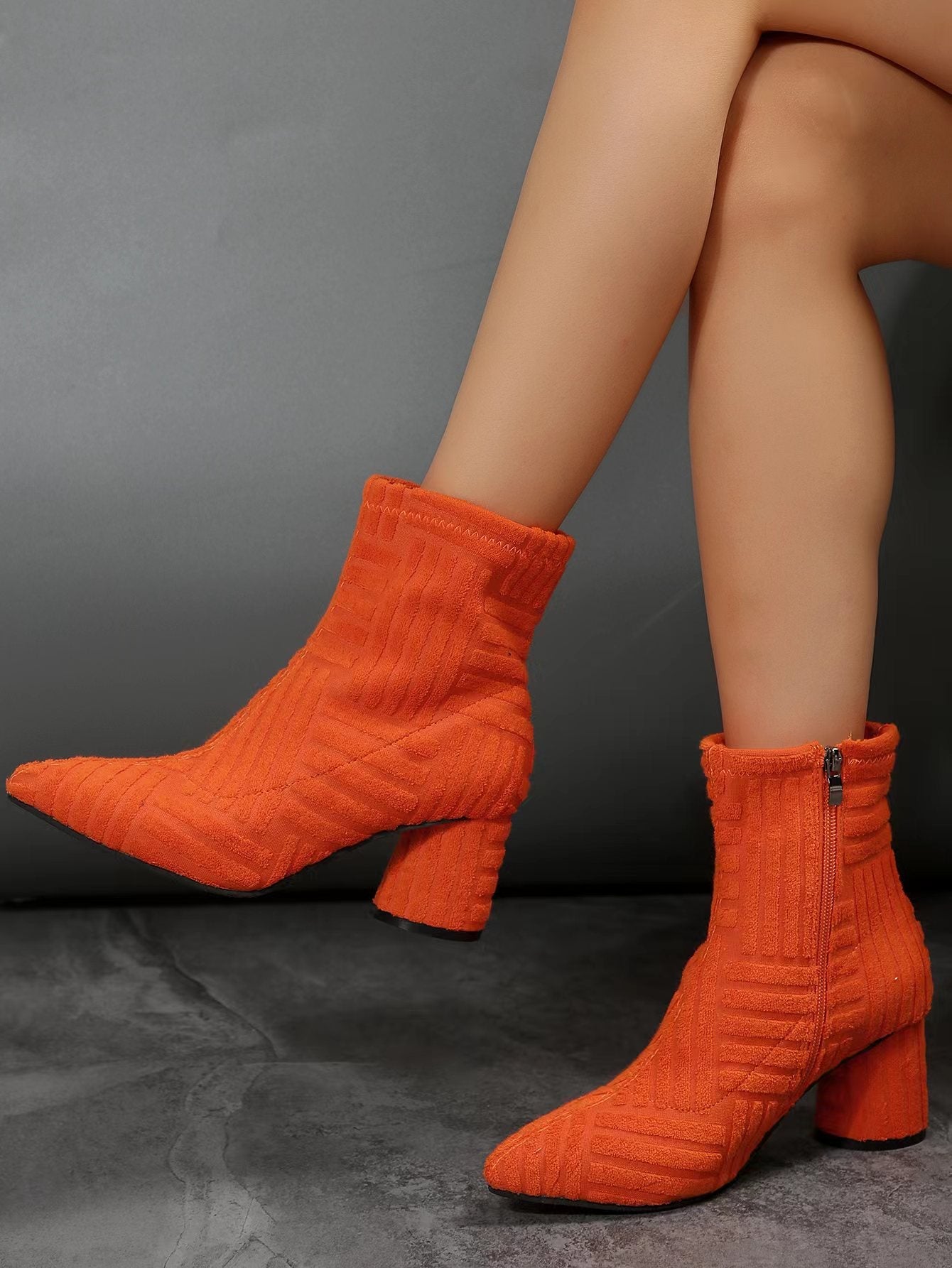 Damen Stiefeletten mit zeitgemäßem Strickdesign und komfortablem Blockabsatz Krohn-e