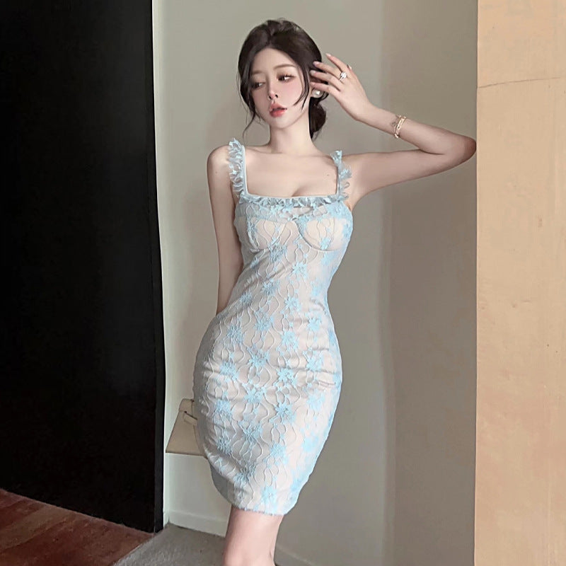 Fudus Spitzenrock: figurbetont, mit offenem Rücken