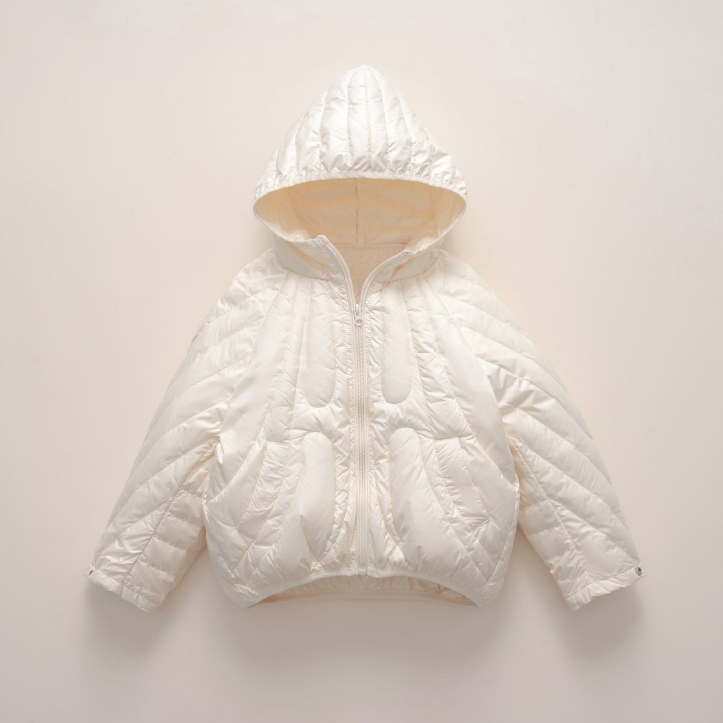 Damen gesteppte Jacke mit Kapuze und trendigem Design Krohn-e