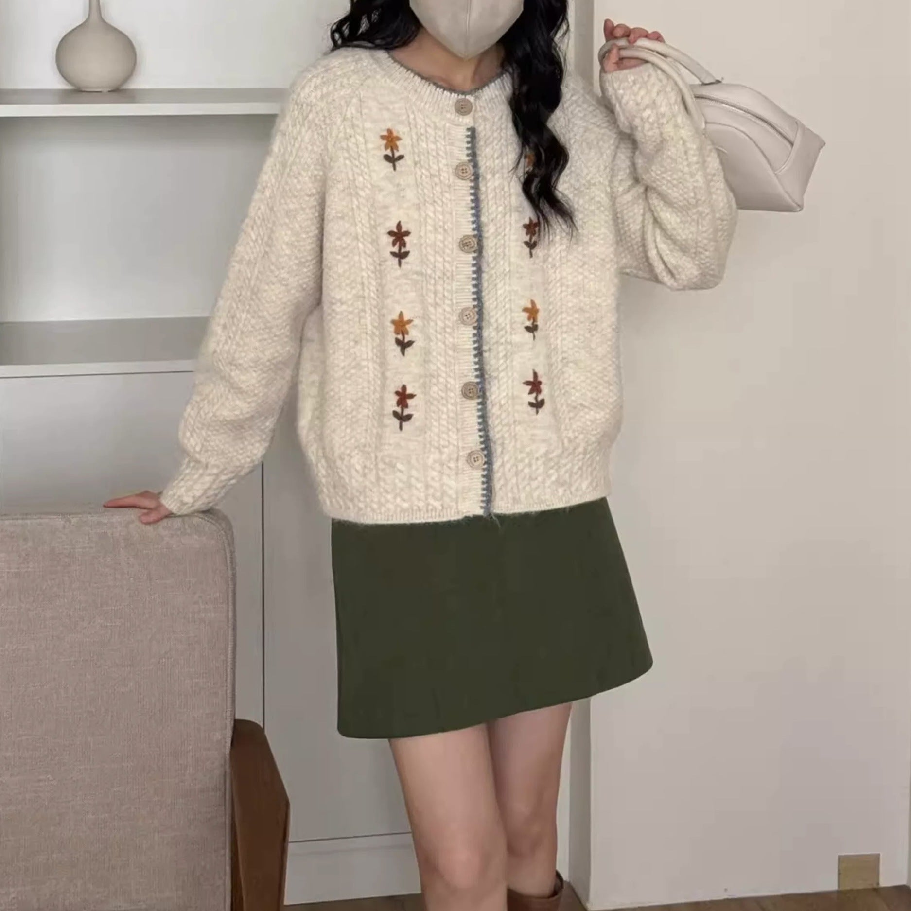 Damen Strickjacke mit floralem Design und hochwertigen Knopfdetails Krohn-e