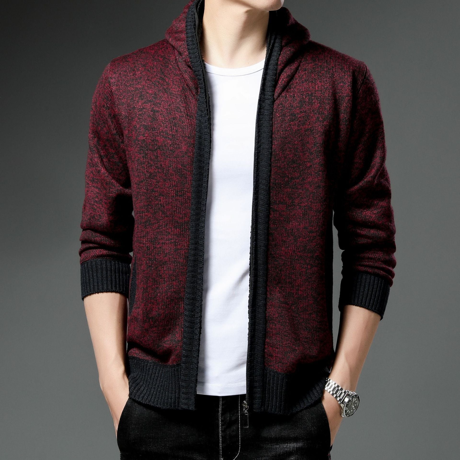 Herren Moderne Strickjacke mit Kapuze und schwarz-weißen Akzenten Krohn-e