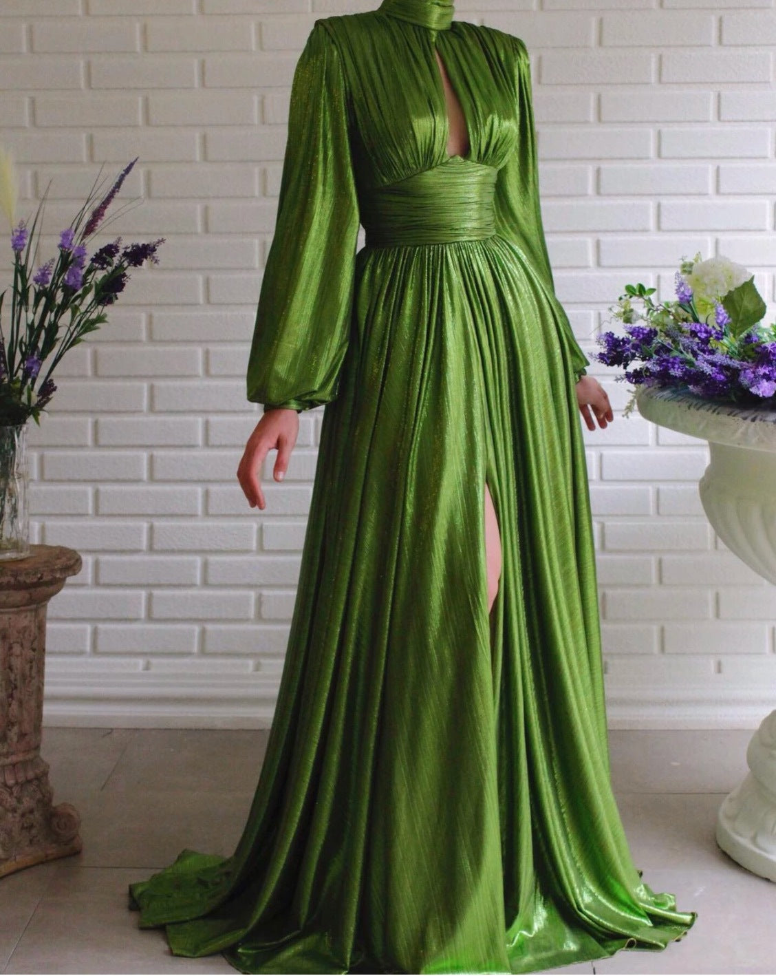 Damen Elegantes Maxikleid mit plissierten Details und luxuriösem Fall Krohn-e